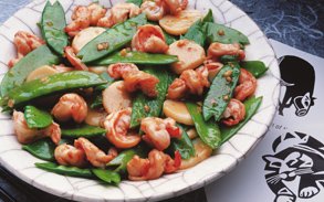Jedno od osnovnih načela kineske kuhinje je rezanje hrane prije kuhanja u vrlo male komadiće, da bi se na najmanju mjeru smanjilo vrijeme kuhanja.