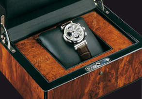 Satovi 'Philip Zepter' su zbirke ekskluzivnih ručnih satova švicarske izrade koje su proizvedene u ograničenoj mjeri, u zemlji preciznosti i kvalitete.